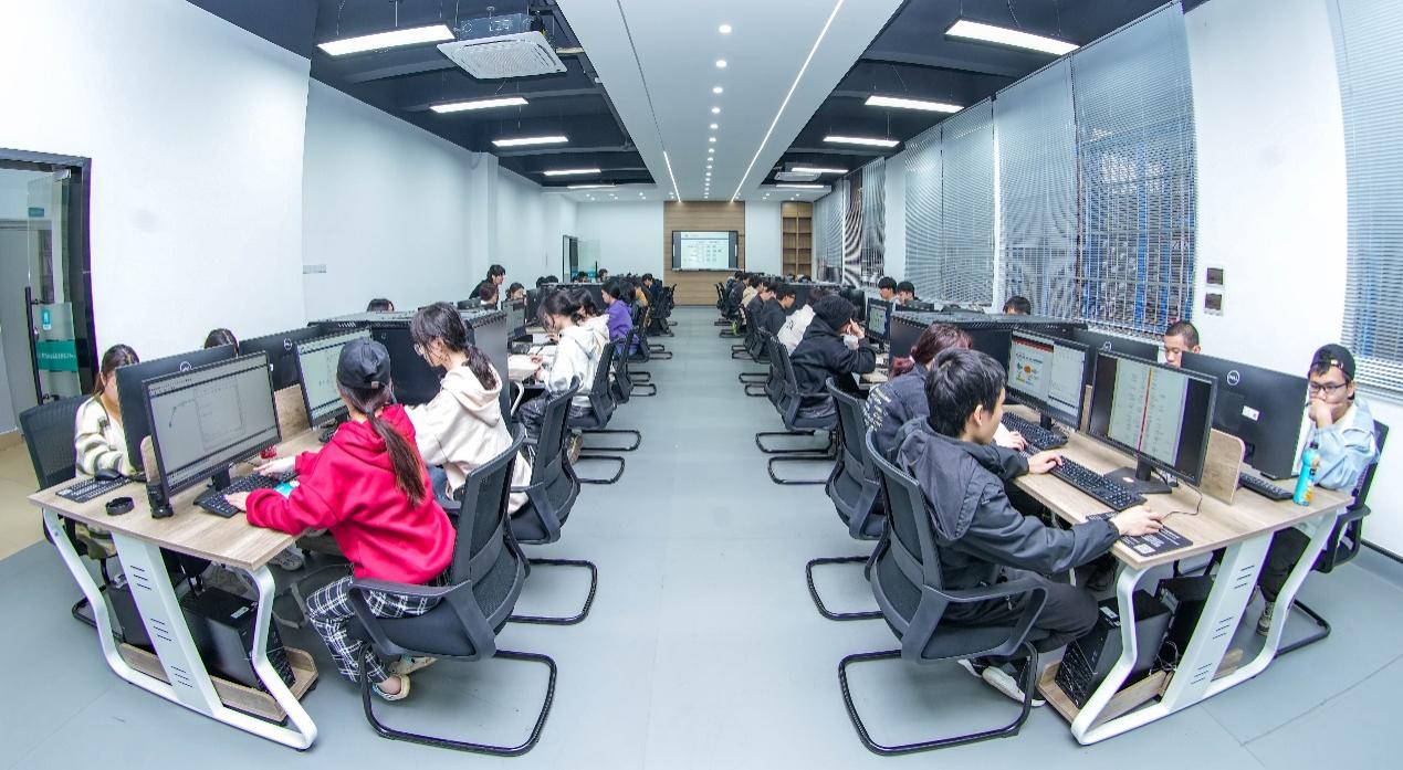 守正創(chuàng)新筑匠心，勇毅前行強技能——2023年廣西職業(yè)院校技能大賽高職組《Web應用軟件開發(fā)》賽項成功舉辦